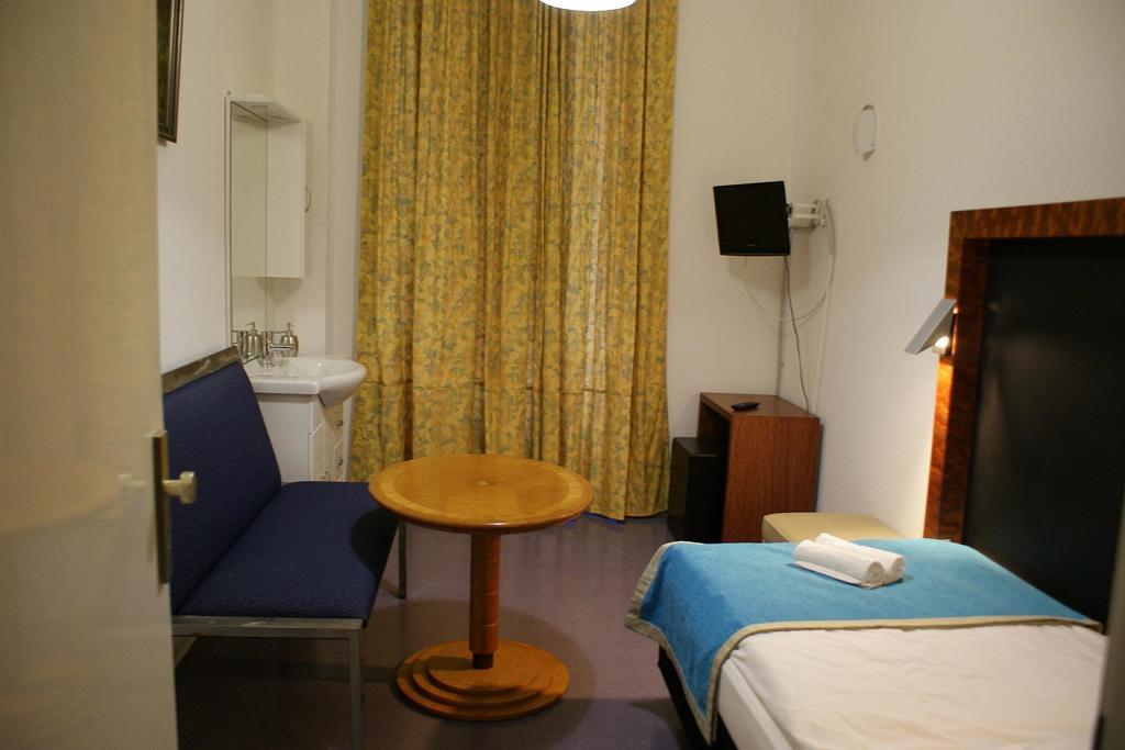 Hotel Garni Aaberna Berlin Zewnętrze zdjęcie